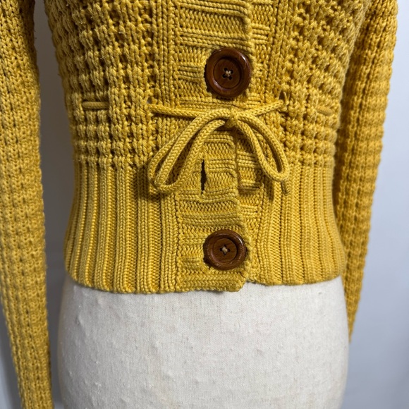 H&M • Cropped Knit Hooded Button Cardigan Yellow 34 XS ASO Luna Lovegood - Picture 7 of 9
